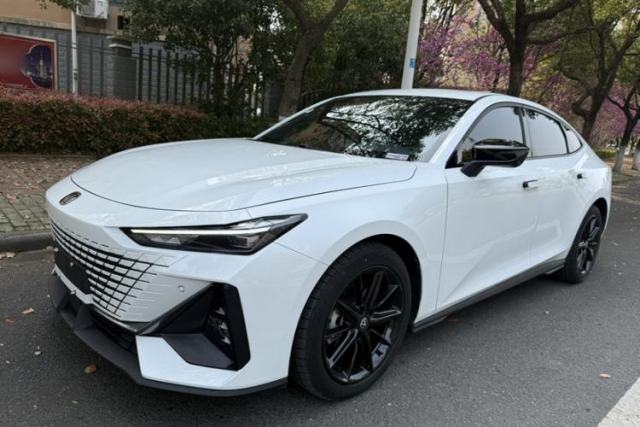 Used CHANGAN UNI-V 2023 1.5T Premium Model