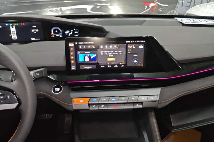 Used CHANGAN UNI-V 2024 1.5T Prestige Sport Edition Audio And AC Panel