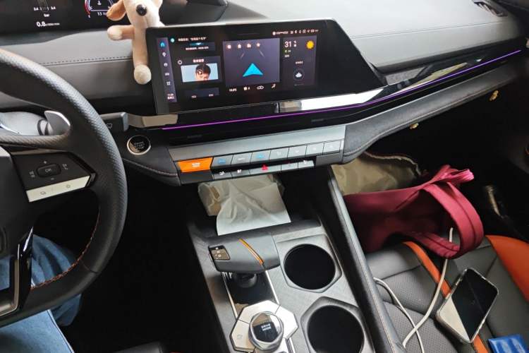 Used CHANGAN UNI-V 2024 1.5T Prestige Sport Edition Audio And AC Panel