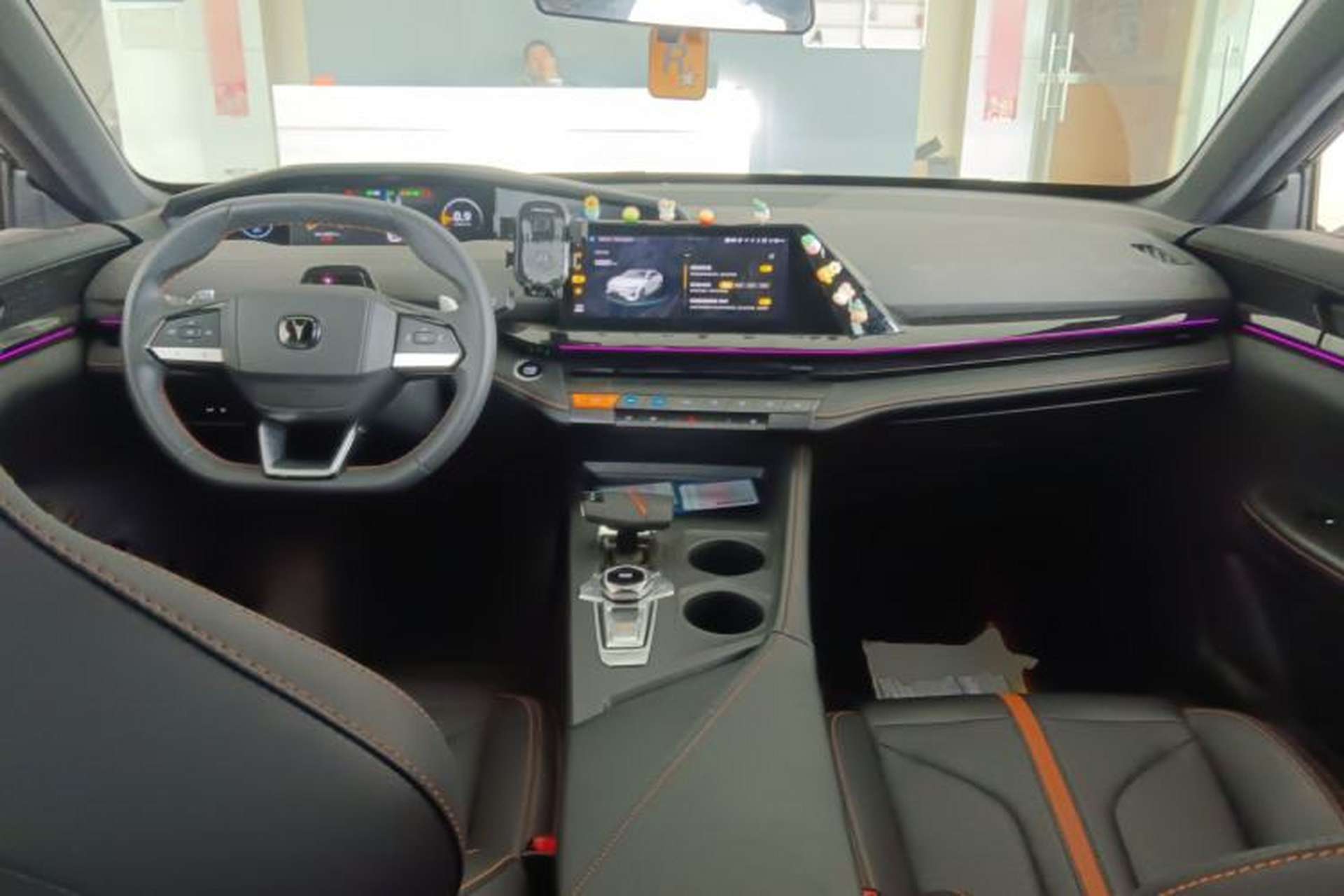 Used CHANGAN UNI-V 2024 1.5T Prestige Edition Center Console