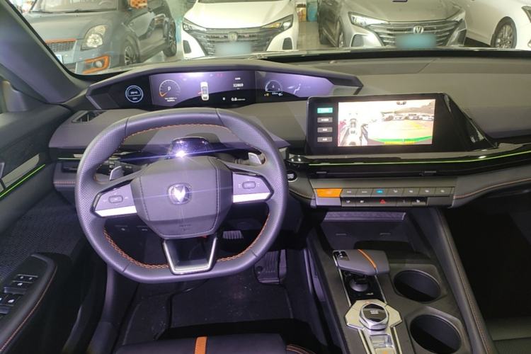 Used CHANGAN UNI-V 2024 1.5T Prestige Edition Center Console