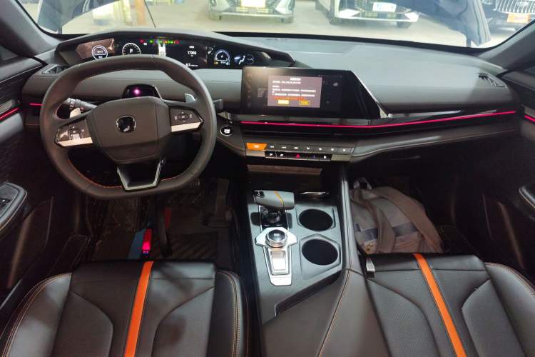 Used CHANGAN UNI-V 2024 1.5T Prestige Edition Center Console