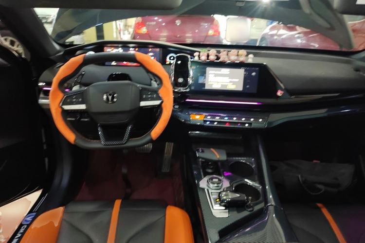 Used CHANGAN UNI-V 2024 1.5T Prestige Sport Edition Center Console
