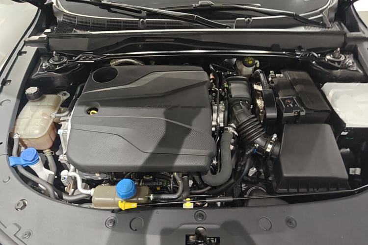 Used CHANGAN UNI-V 2024 1.5T Prestige Sport Edition Engine Bay