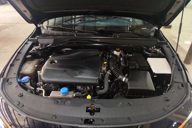 Used CHANGAN UNI-V 2024 1.5T Prestige Edition Engine Bay