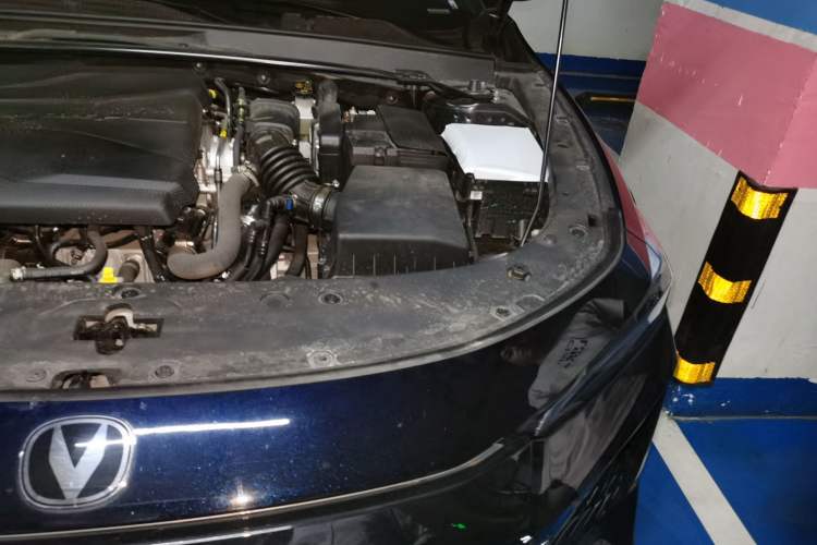 Used CHANGAN UNI-V 2024 1.5T Prestige Sport Edition Engine Bay Left