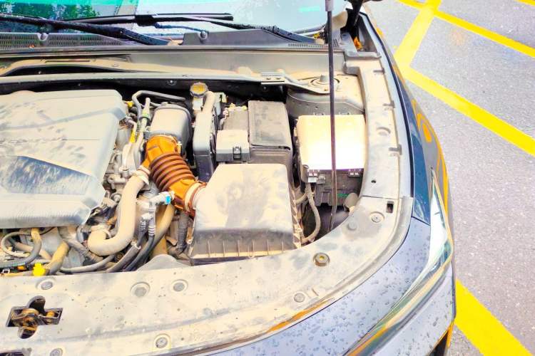 Used CHANGAN UNI-V 2024 1.5T Prestige Sport Edition Engine Bay Left