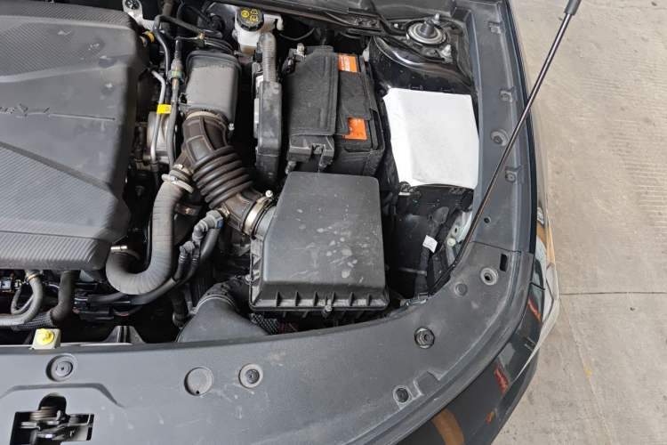 Used CHANGAN UNI-V 2024 1.5T Prestige Sport Edition Engine Bay Left