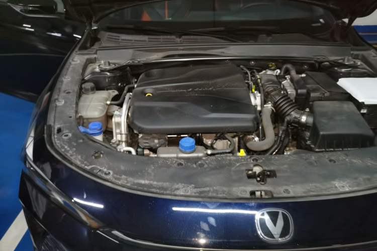 Used CHANGAN UNI-V 2024 1.5T Prestige Sport Edition Engine Bay Right