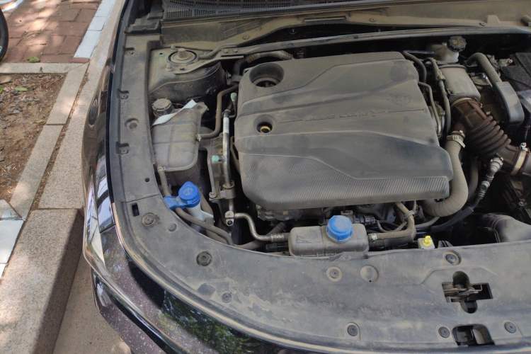 Used CHANGAN UNI-V 2024 1.5T Prestige Sport Edition Engine Bay Right