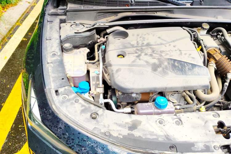 Used CHANGAN UNI-V 2024 1.5T Prestige Sport Edition Engine Bay Right