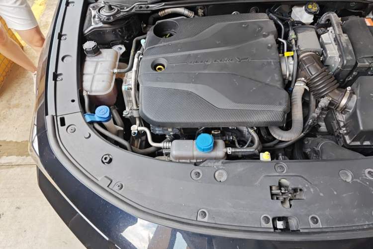 Used CHANGAN UNI-V 2024 1.5T Prestige Sport Edition Engine Bay Right