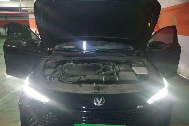 Used CHANGAN UNI-V 2024 2.0T High-Performance Version Engine Bay