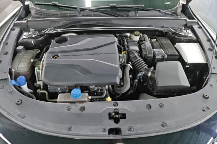 Used CHANGAN UNI-V 2024 1.5T Prestige Sport Edition Engine Bay