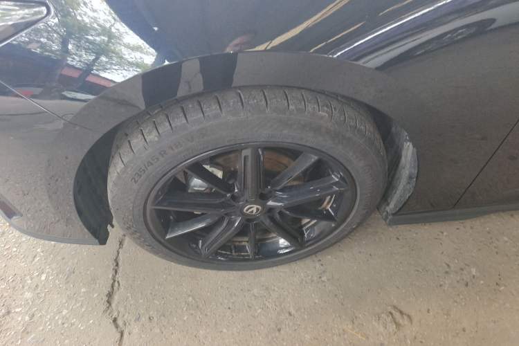 Used CHANGAN UNI-V 2024 1.5T High-Energy Version Exterior 4