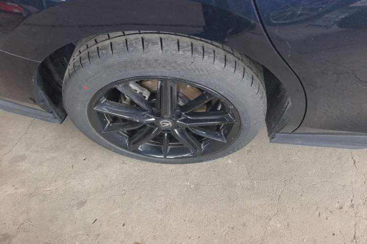 Used CHANGAN UNI-V 2024 1.5T High-Energy Version Exterior 5