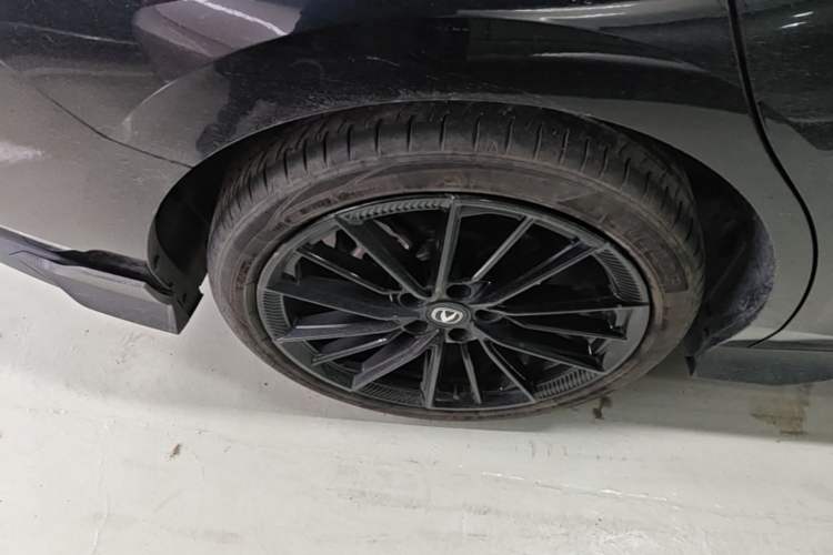 Used CHANGAN UNI-V 2024 1.5T Prestige Sport Edition Exterior 5