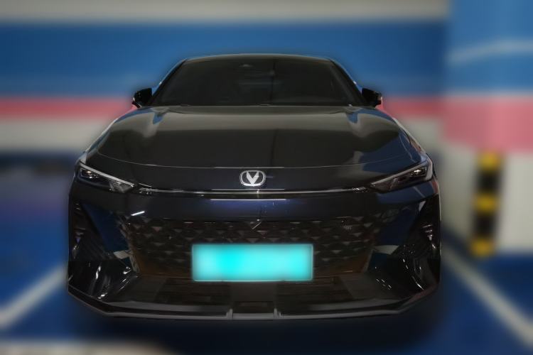 Used CHANGAN UNI-V 2024 1.5T Prestige Sport Edition Front