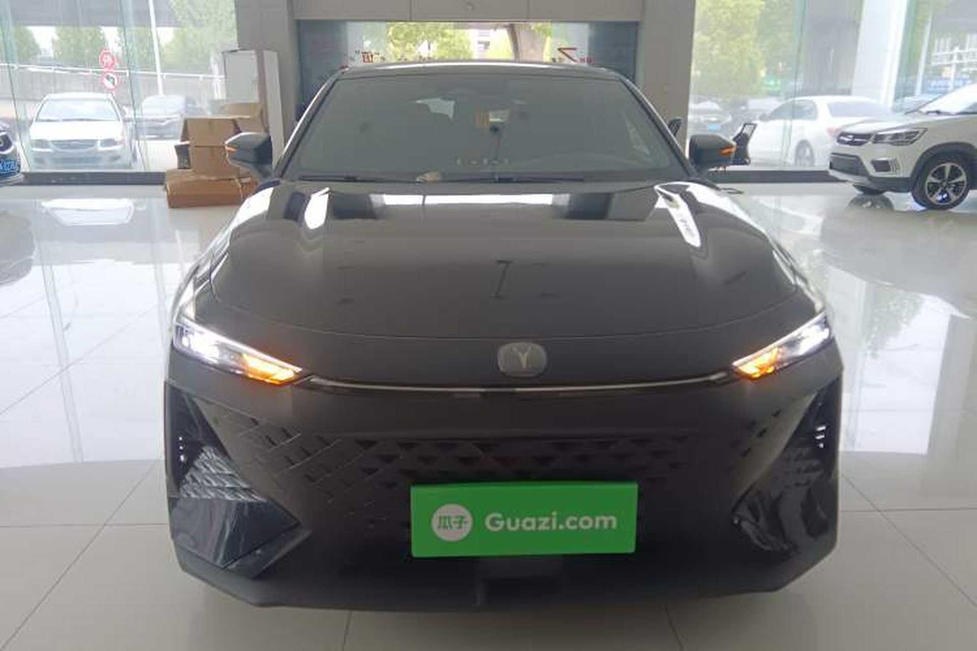 Used CHANGAN UNI-V 2024 1.5T Prestige Edition Front