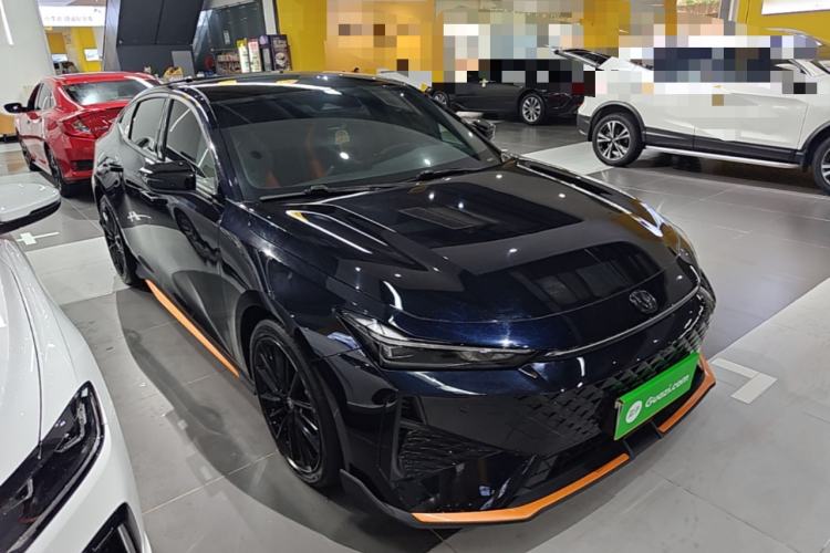 Used CHANGAN UNI-V 2024 1.5T Prestige Sport Edition Front Right 45 Deg