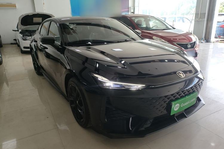 Used CHANGAN UNI-V 2024 1.5T Prestige Edition Front Right 45 Deg