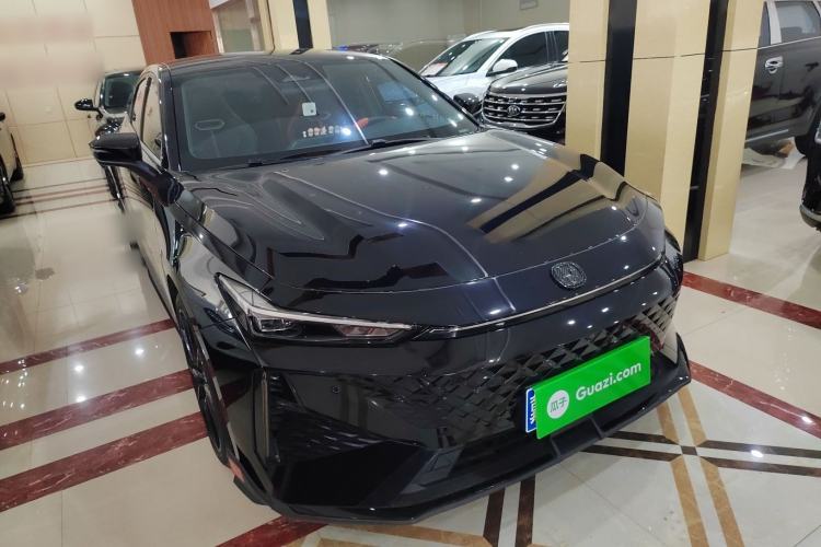 Used CHANGAN UNI-V 2024 1.5T Prestige Sport Edition Front Right 45 Deg