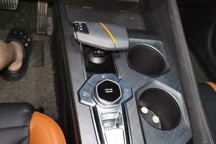 Used CHANGAN UNI-V 2024 1.5T Prestige Sport Edition Gear Lever