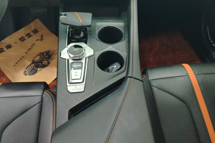 Used CHANGAN UNI-V 2024 1.5T Prestige Edition Gear Lever