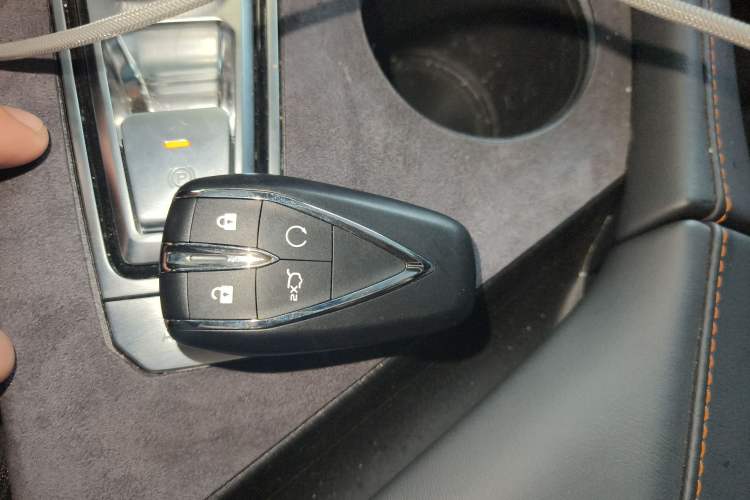 Used CHANGAN UNI-V 2024 1.5T High-Energy Version Interior 1