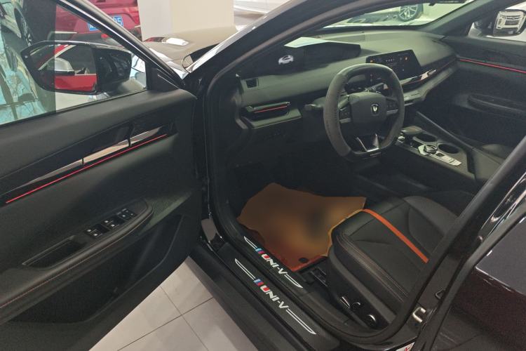 Used CHANGAN UNI-V 2024 1.5T Prestige Edition Interior 3