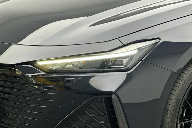 Used CHANGAN UNI-V 2024 2.0T High-Performance Version Left Front Headlight