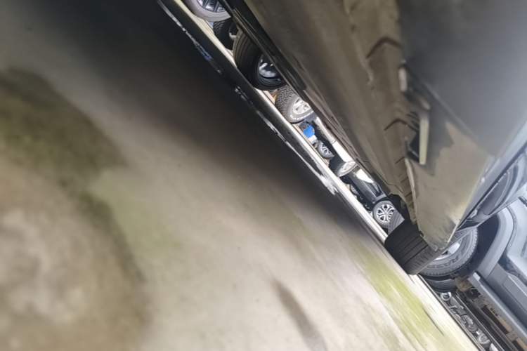 Used CHANGAN UNI-V 2024 1.5T Prestige Sport Edition Left Side Sill