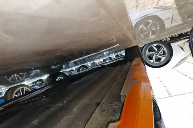 Used CHANGAN UNI-V 2024 1.5T Prestige Sport Edition Left Side Sill