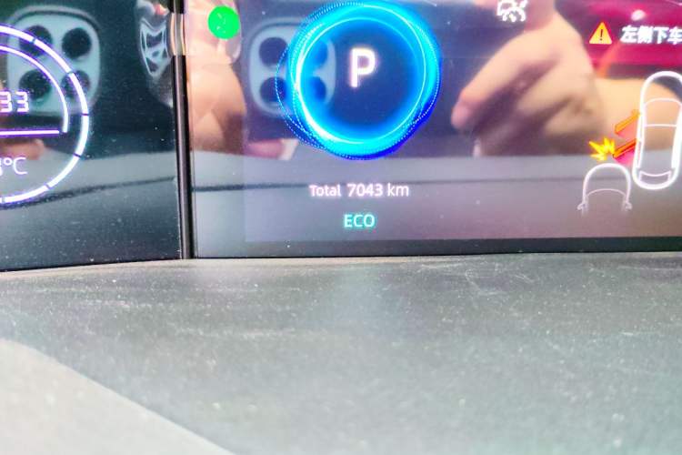 Used CHANGAN UNI-V 2024 1.5T Prestige Sport Edition Odometer Close Up