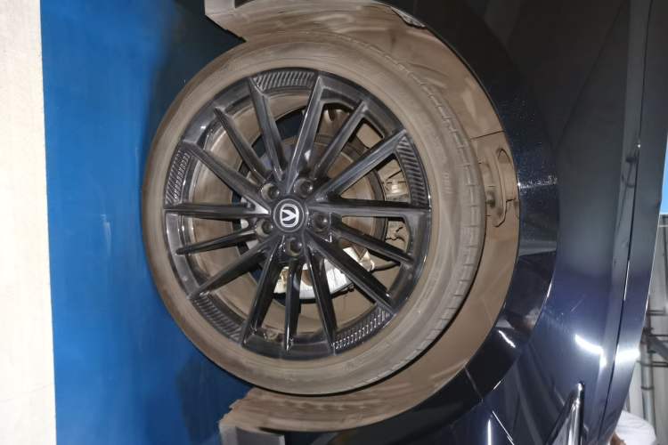 Used CHANGAN UNI-V 2024 1.5T Prestige Sport Edition Right Front Wheel Hub
