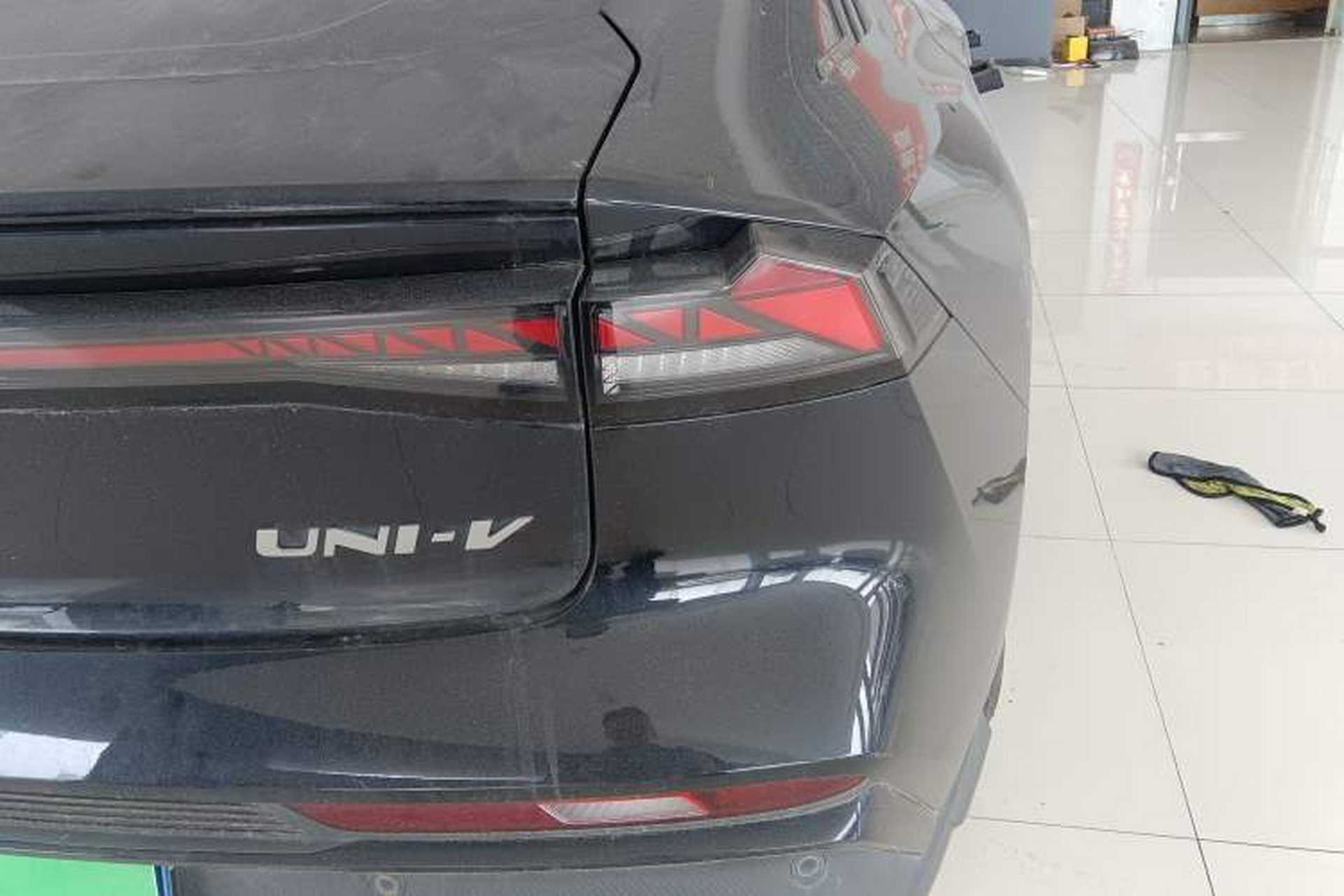 Used CHANGAN UNI-V 2024 1.5T Prestige Edition Right Rear Taillight