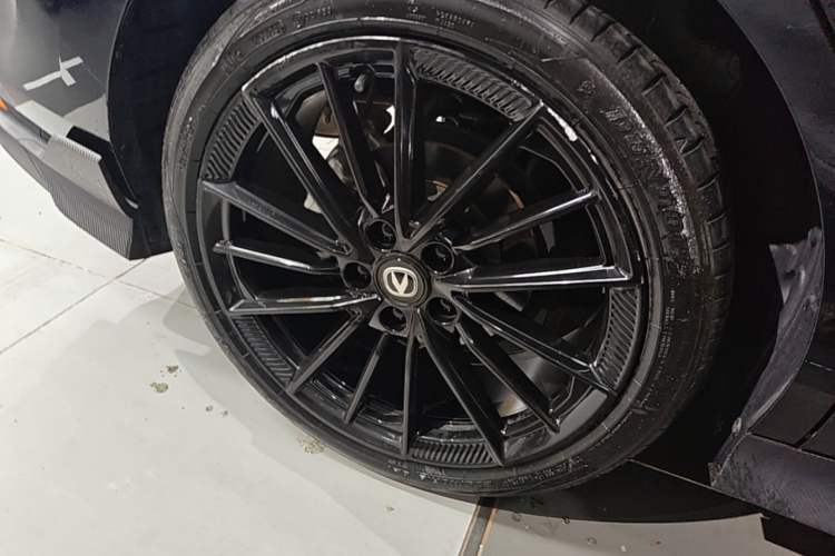 Used CHANGAN UNI-V 2024 1.5T Prestige Sport Edition Right Rear Wheel Hub