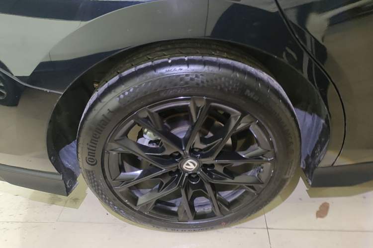 Used CHANGAN UNI-V 2024 1.5T Prestige Edition Right Rear Wheel Hub