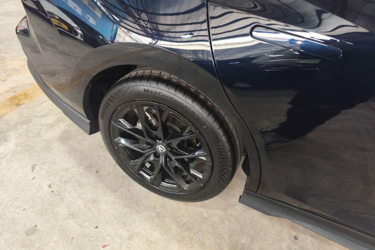 Used CHANGAN UNI-V 2024 1.5T Prestige Edition Right Rear Wheel Hub