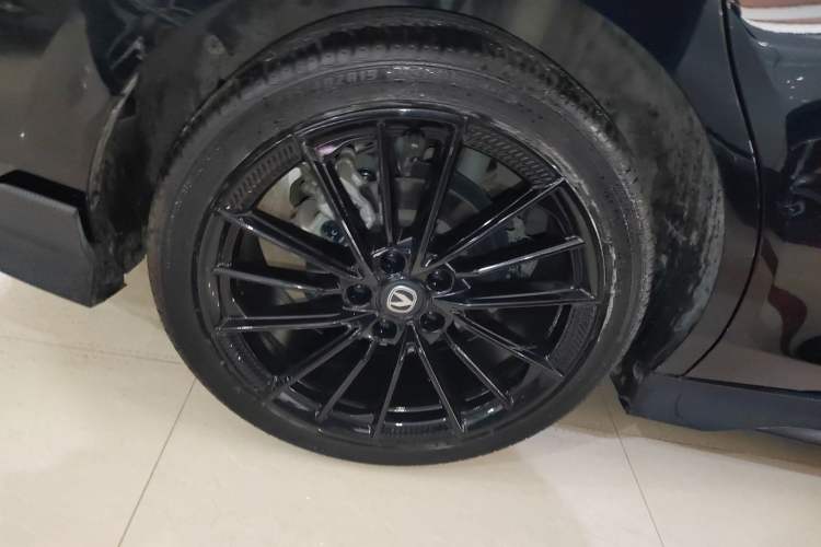 Used CHANGAN UNI-V 2024 1.5T Prestige Sport Edition Right Rear Wheel Hub