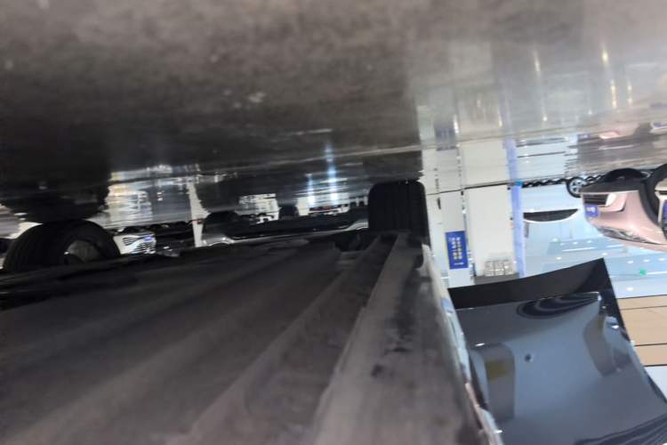Used CHANGAN UNI-V 2024 2.0T High-Performance Version Right Side Sill