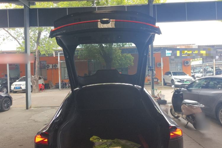 Used CHANGAN UNI-V 2024 1.5T High-Energy Version Trunk