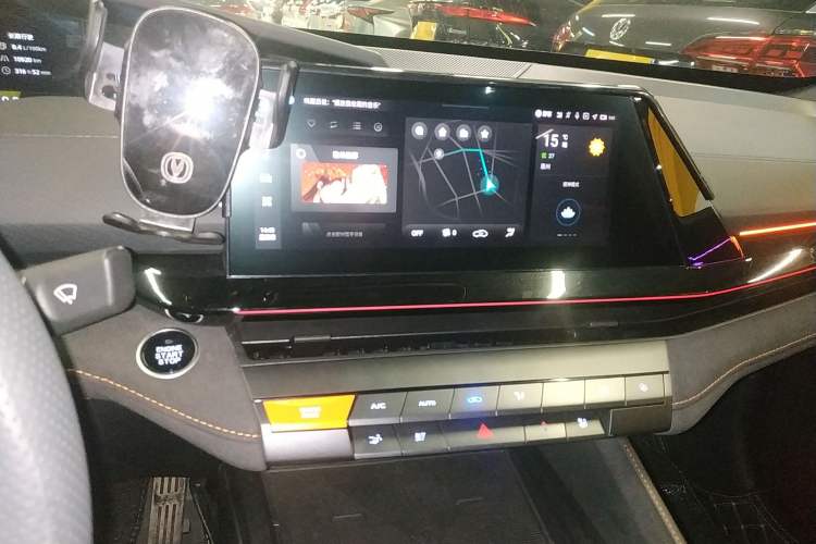 Used CHANGAN UNI-V 2024 1.5T Prestige Sport Edition Audio And AC Panel