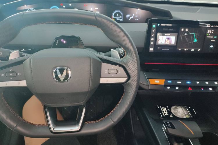 Used CHANGAN UNI-V 2024 1.5T Prestige Edition Center Console