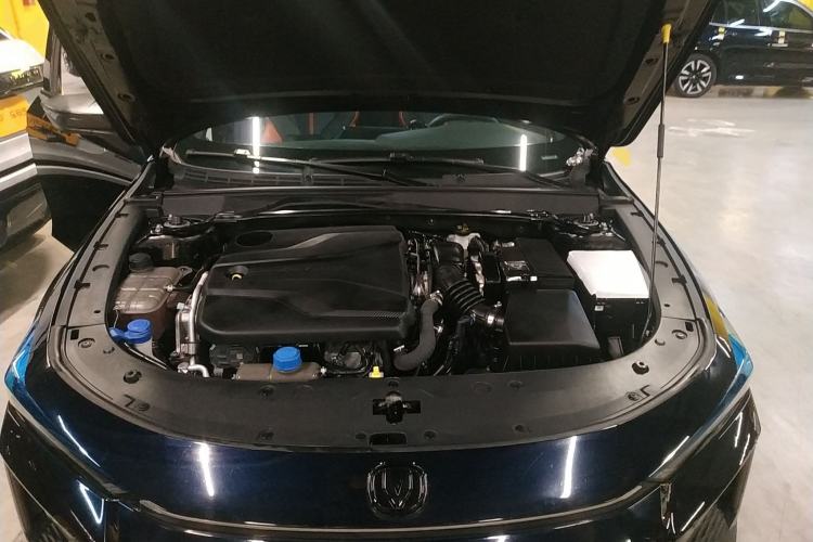 Used CHANGAN UNI-V 2024 1.5T Prestige Sport Edition Engine Bay