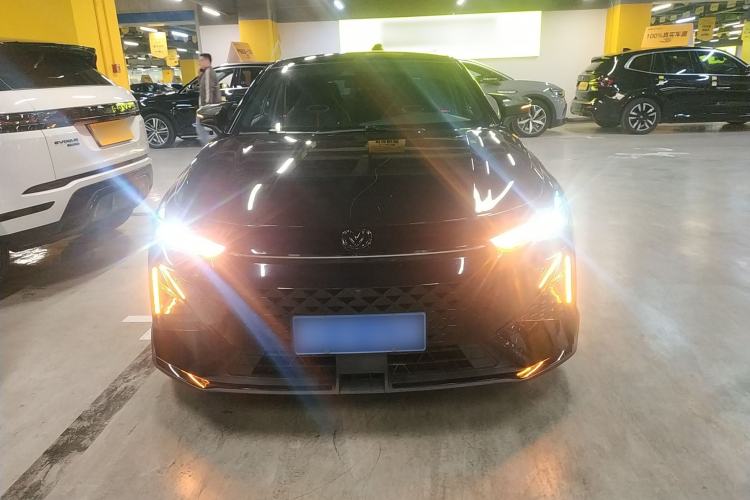Used CHANGAN UNI-V 2024 1.5T Prestige Sport Edition Front