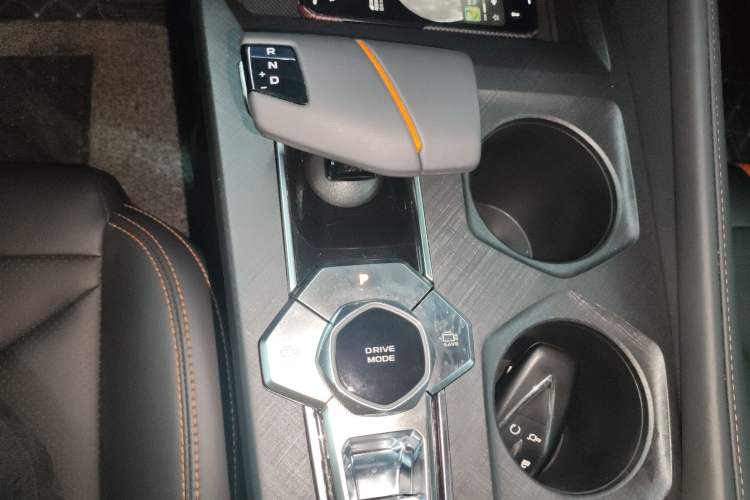 Used CHANGAN UNI-V 2024 1.5T Prestige Edition Gear Lever