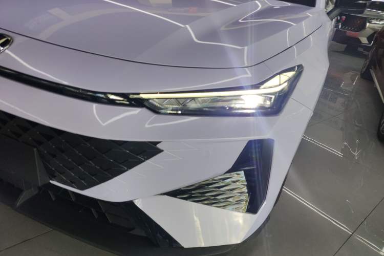 Used CHANGAN UNI-V 2024 1.5T Prestige Edition Left Front Headlight