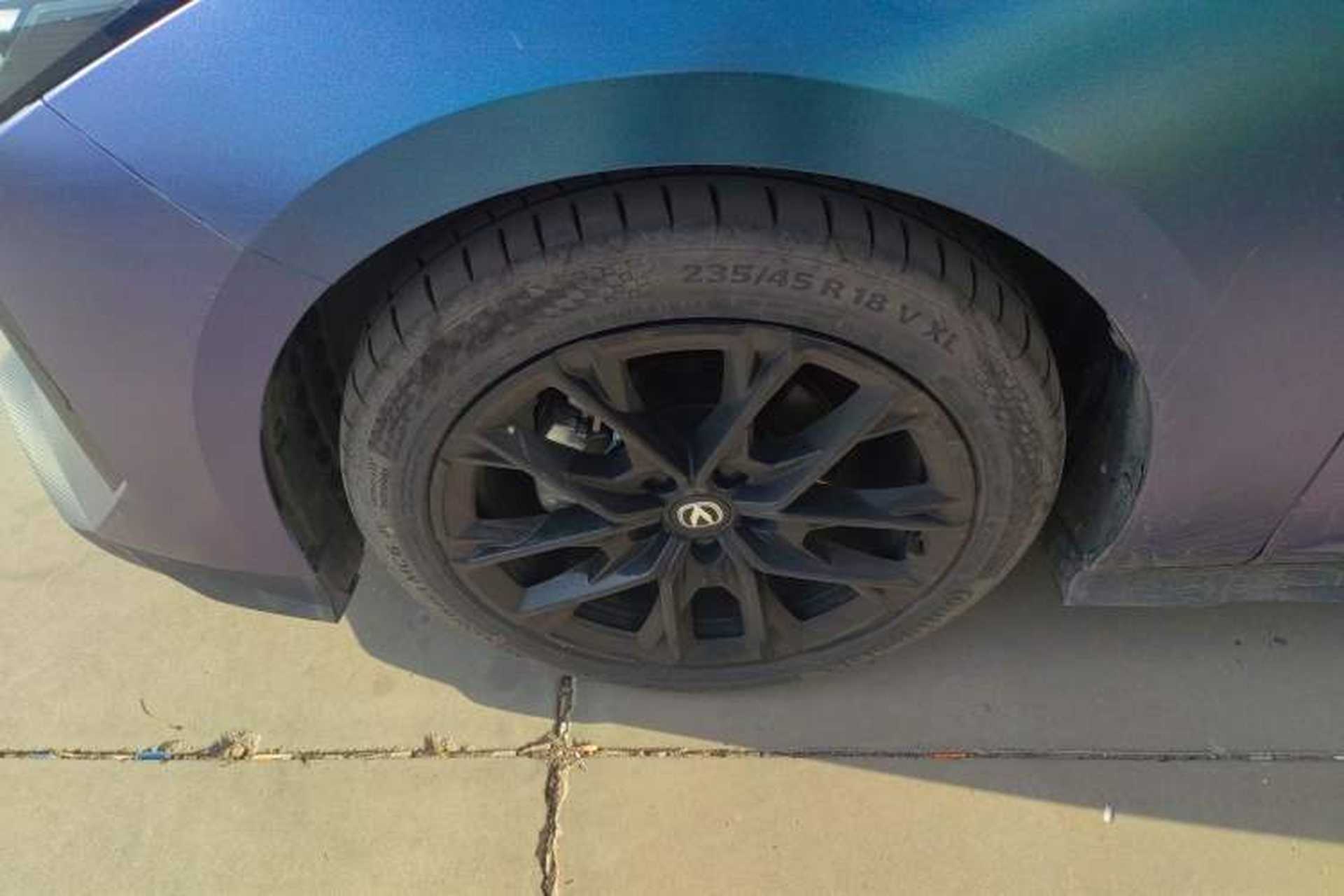 Used CHANGAN UNI-V 2024 1.5T Prestige Edition Left Front Wheel Hub