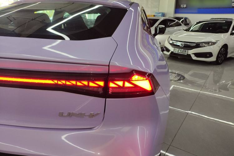 Used CHANGAN UNI-V 2024 1.5T Prestige Edition Right Rear Taillight